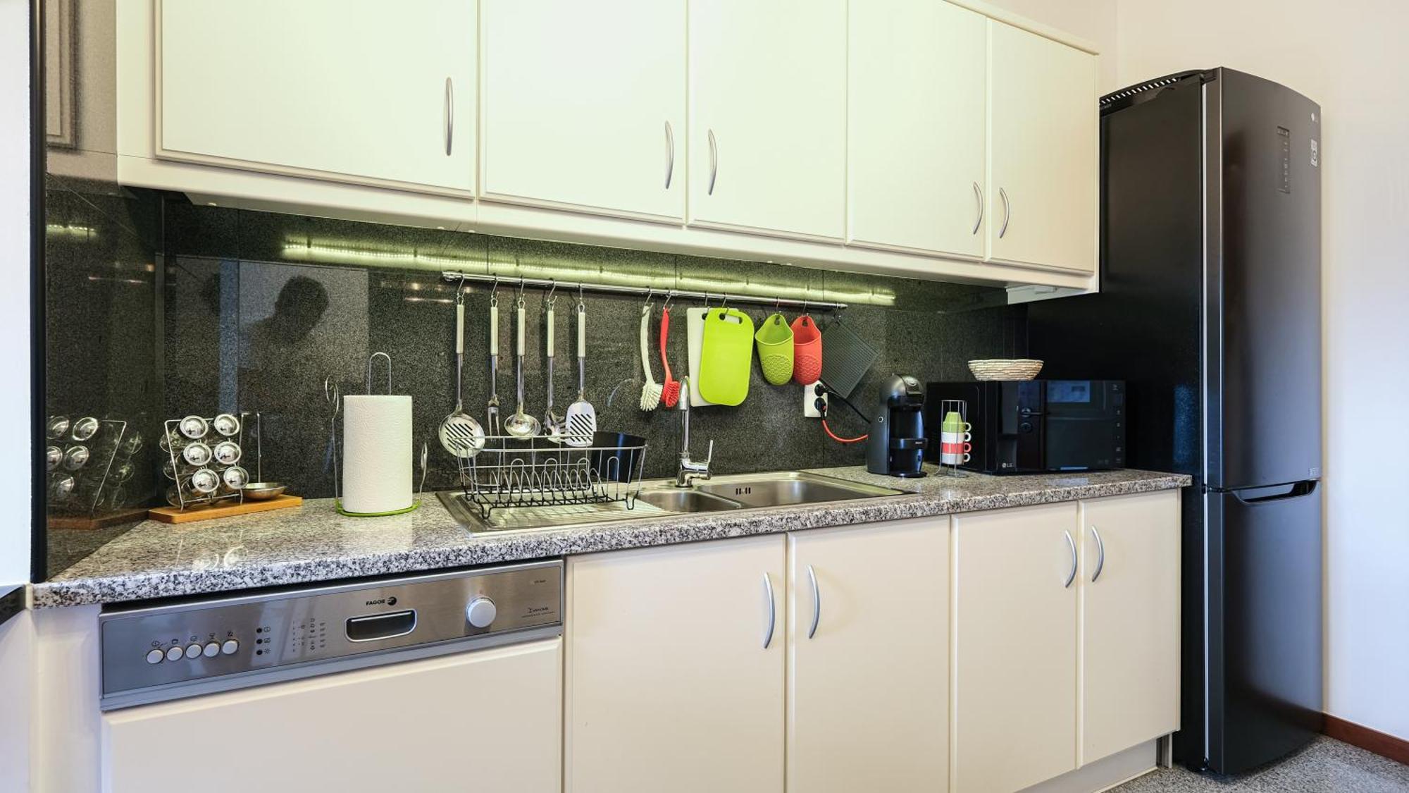 Relax Inn Apartment Понта Делгада Екстериор снимка