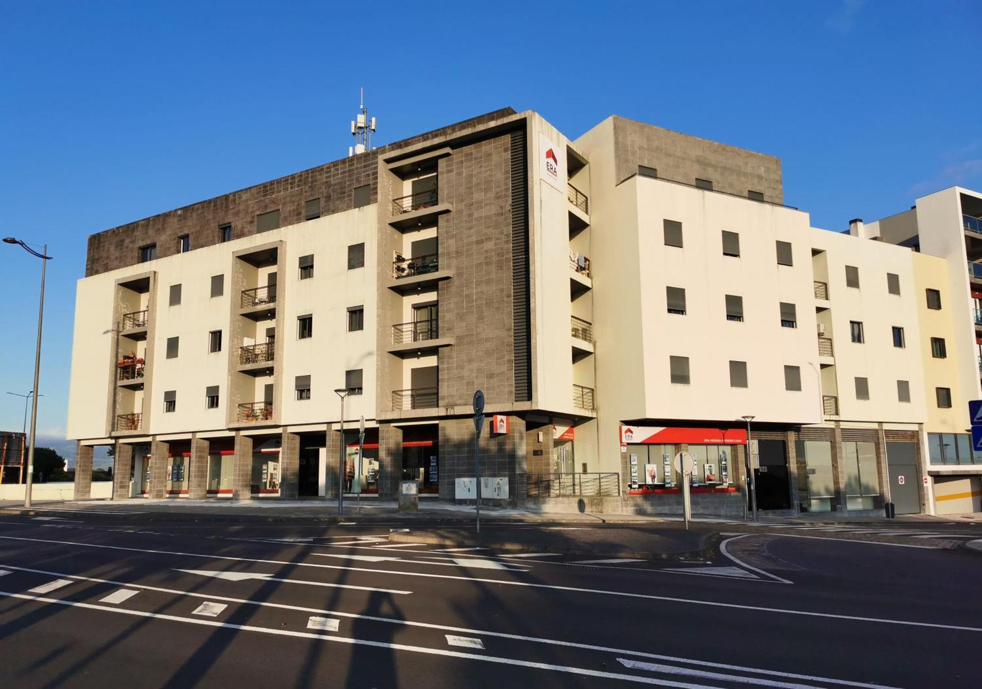 Relax Inn Apartment Понта Делгада Екстериор снимка