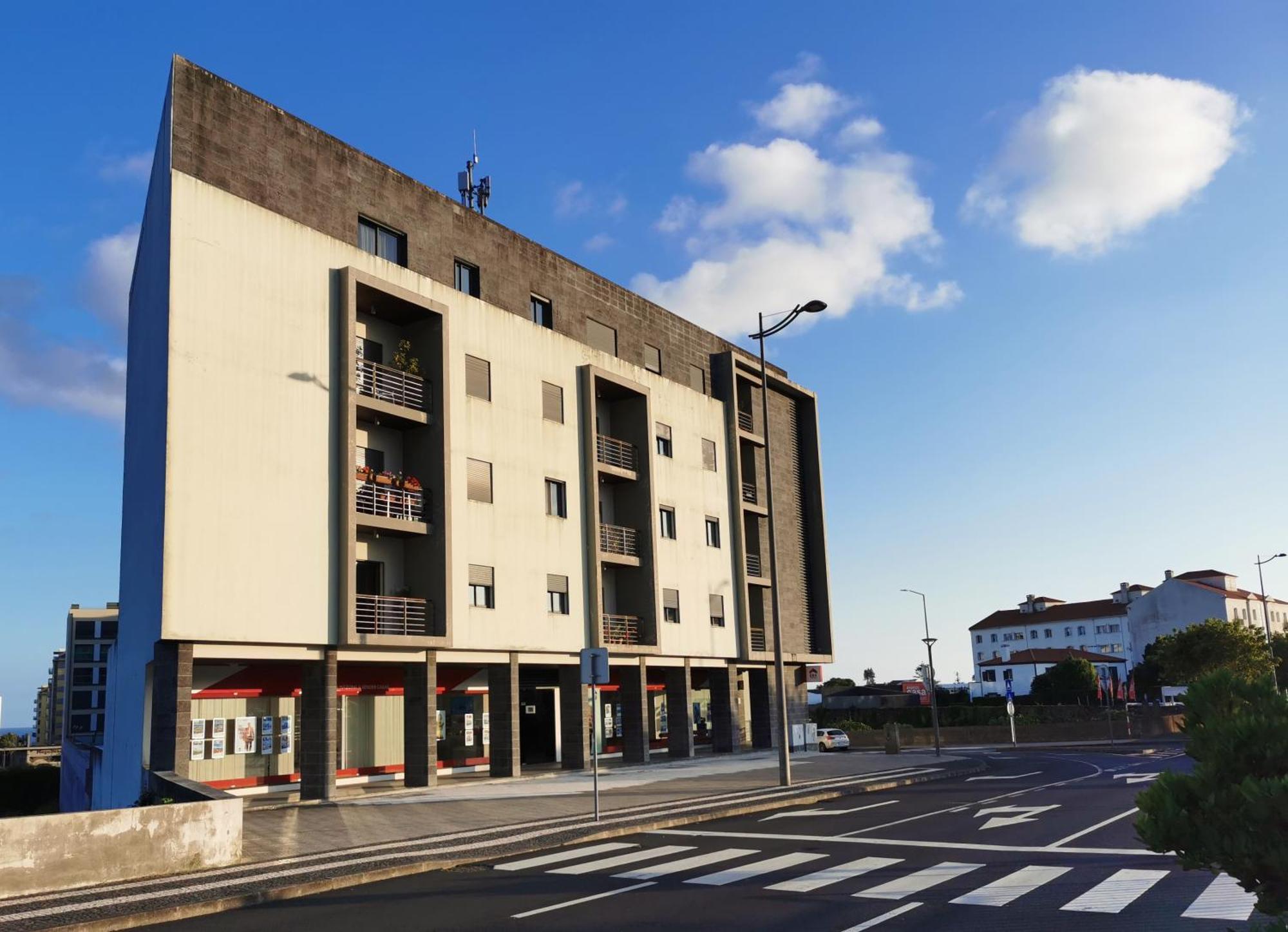 Relax Inn Apartment Понта Делгада Екстериор снимка